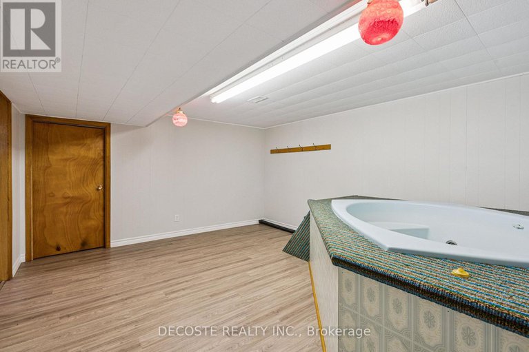 28605188/20397-park-crescent/south-glengarry-charlottenburgh-twp/south-glengarry/ontario/K0C1L0_32
