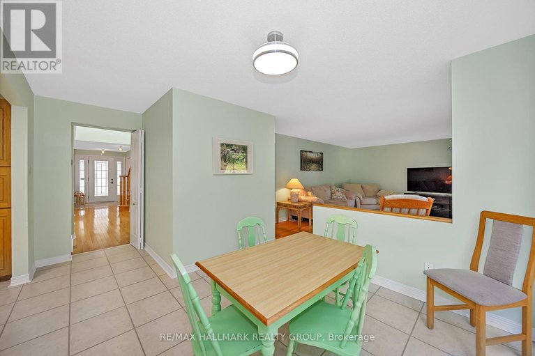 28845636/1725-autumn-ridge-drive/chapel-hill/ottawa/ontario/K1C6Z1_17