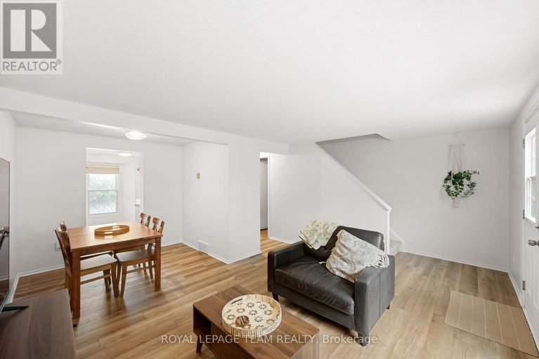 29683868/42-1257-priory-lane/convent-glen-north/ottawa/ontario/K1C1Z8_15