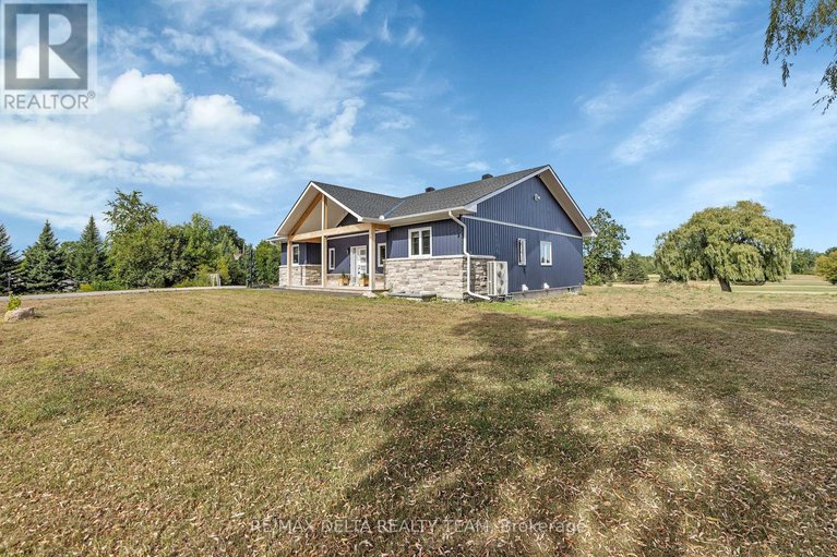 28754797/4645-mcneely-rd-road/sarsfieldbearbrook/ottawa/ontario/K4B1J1_1