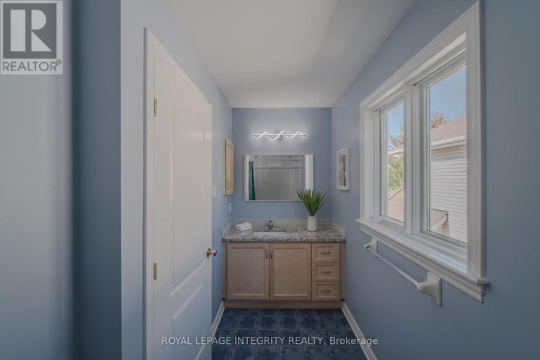 28879504/141-steeple-chase-drive/bridlewood/ottawa/ontario/K2M2Z5_37
