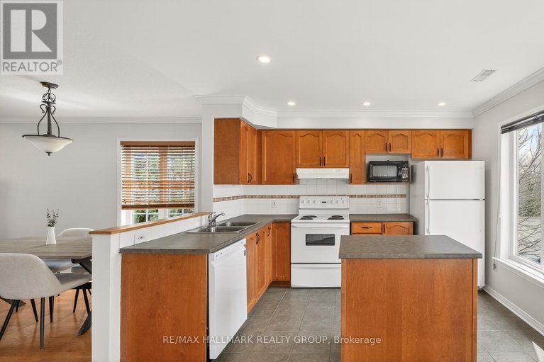 29659559/142-gatestone-private/beacon-hill-south/ottawa/ontario/K1J1K5_16