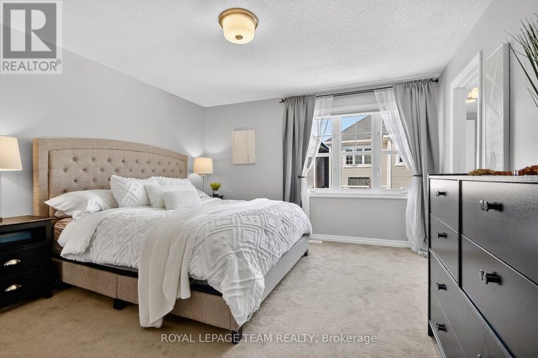 29455181/375-meadowbreeze-drive/emerald-meadowstrailwest/ottawa/ontario/K2M0K3_21