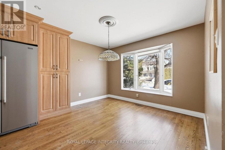 29431124/1735-bonaventure-terrace/convent-glen-south/ottawa/ontario/K1C1W5_7