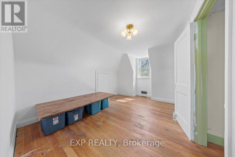 28154545/146-laval-street/vanier/ottawa/ontario/K1L7Z4_20