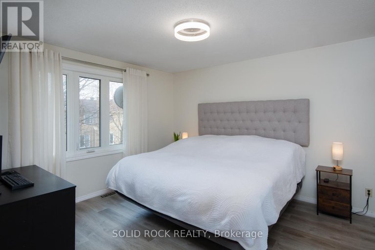 28302487/5-weybridge-drive/cedargrovefraserdale/ottawa/ontario/K2J4A1_27