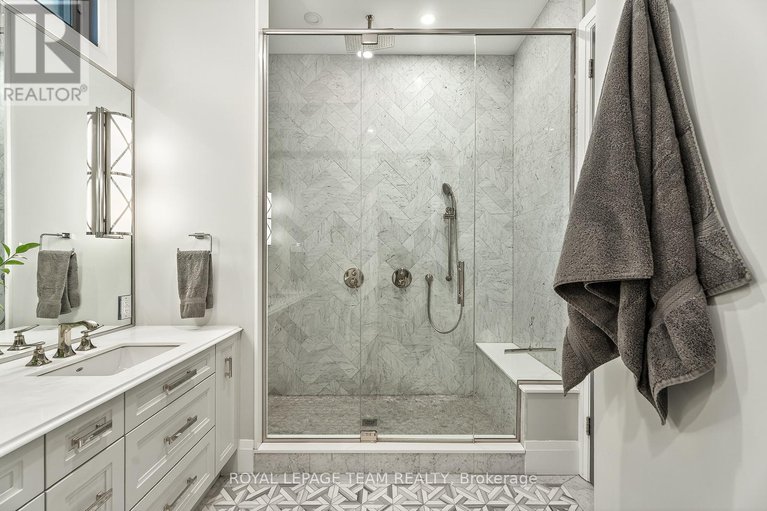 29003198/10-leaver-avenue/city-viewskylinefisher-heightsparkwood-hills/ottawa/ontario/K2E5P6_16