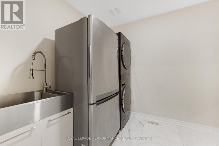 28379305/2782-grand-vista-circle/half-moon-bay/ottawa/ontario/K2J0W5_31
