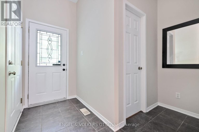 28517729/502-woodchase-street/morgans-grantsouth-march/ottawa/ontario/K2W1J4_5