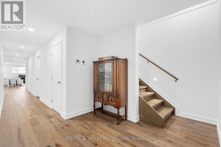 29349449/508-roosevelt-avenue/mckellarhighland/ottawa/ontario/K2A1Z8_35