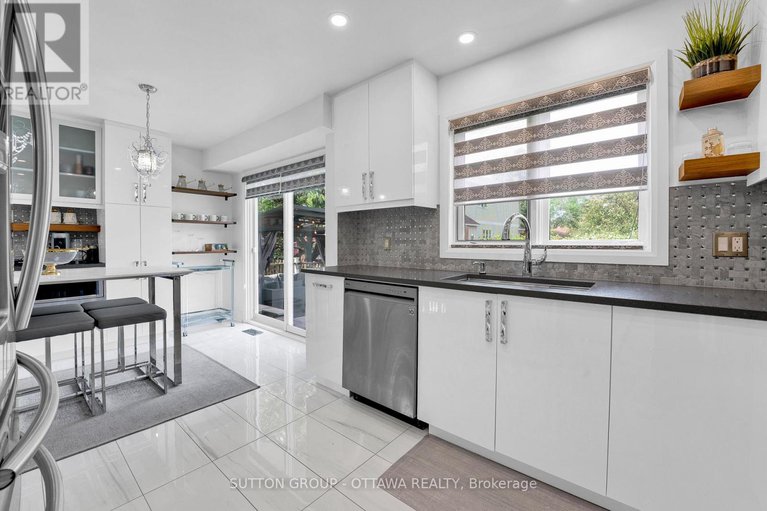 28504074/2163-johnston-road/hunt-club-park/ottawa/ontario/K1G5K2_24