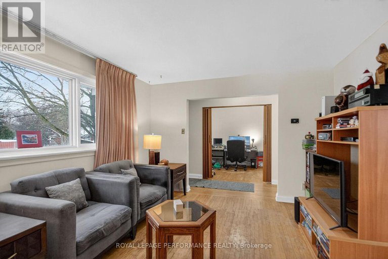 29195937/19-mowat-street/carson-grove/ottawa/ontario/K1J6R1_11