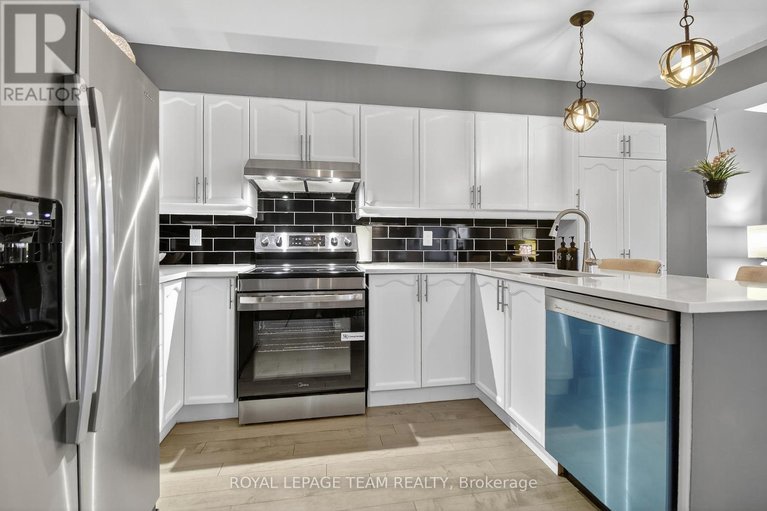 29115159/7-newcastle-avenue/morgans-grantsouth-march/ottawa/ontario/K2K2R2_17