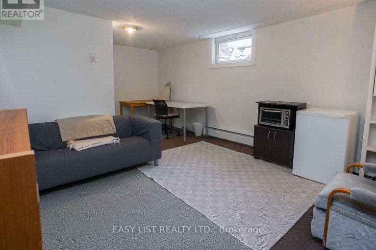 29386646/73-hobart-crescent/sheahan-estatestrend-village/ottawa/ontario/K2H5S3_36