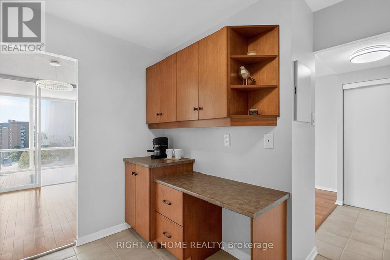 29437611/808-2759-carousel-crescent/emerald-woodssawmill-creek/ottawa/ontario/K1T2N5_12