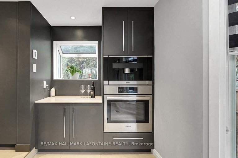 29593961/1288-turner-crescent/bilberry-creekqueenswood-heights/ottawa/ontario/K1E2Y4_16