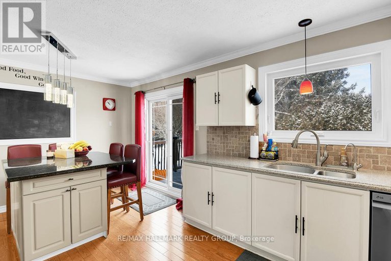 29304651/79-bourdeau-crescent/embrun/russell/ontario/K0A1W0_14