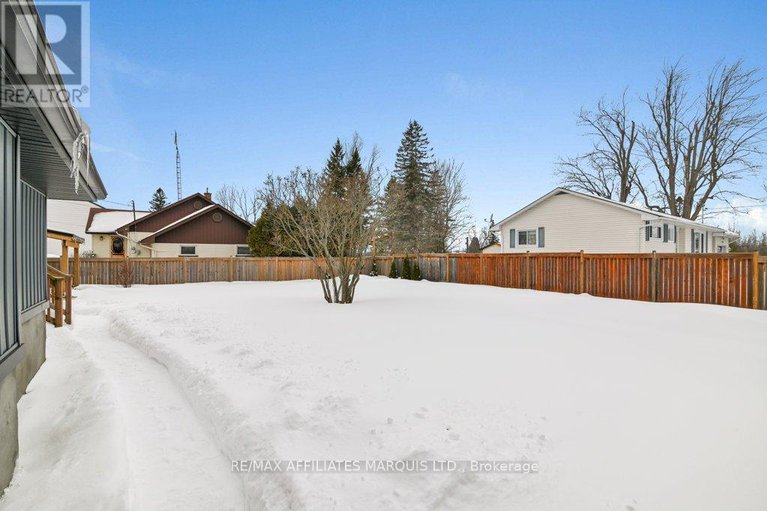 29404761/70-augusta-street/morrisburg/south-dundas/ontario/K0C1X0_23