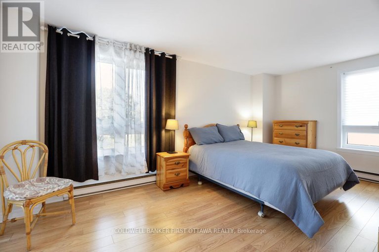 28915900/303-939-north-river-road/overbrook/ottawa/ontario/K1K3V2_21
