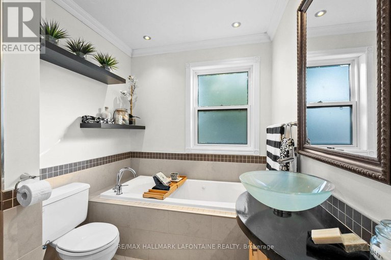 28856482/13-cathcart-square/lower-town/ottawa/ontario/K1N5Z9_31