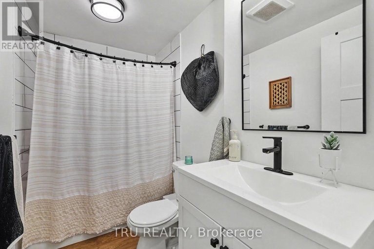 29577816/757-parade-drive/stittsville-south/ottawa/ontario/K2S0Z6_29