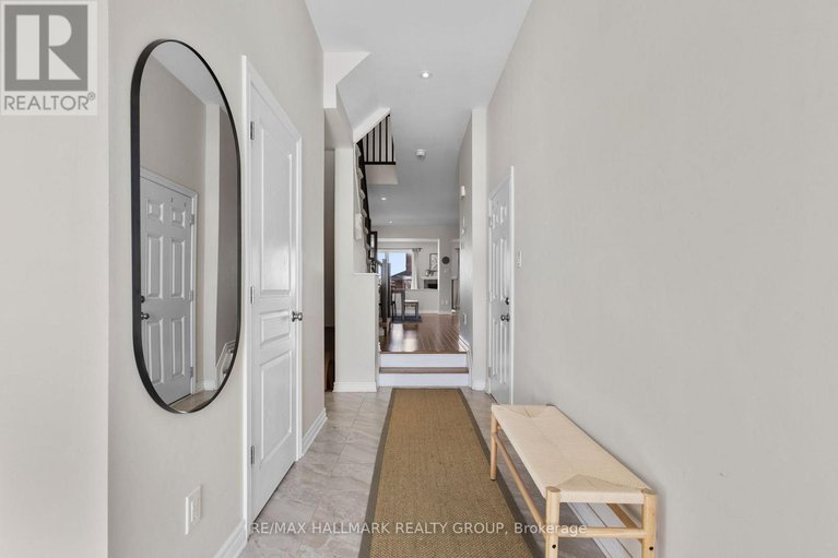 29403447/335-livery-street/emerald-meadowstrailwest/ottawa/ontario/K2V0B4_5