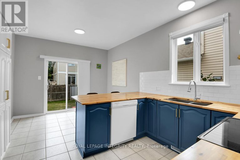 28785274/1036-rocky-harbour-crescent/riverside-southgloucester-glen/ottawa/ontario/K1V1V2_12