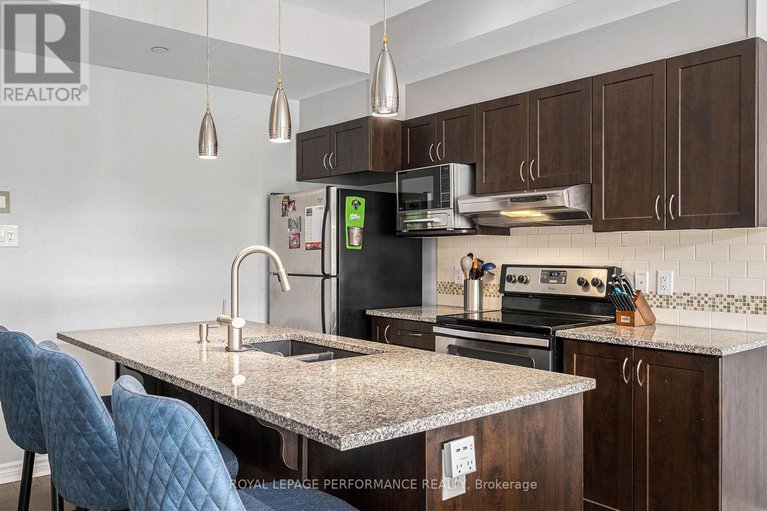 28485160/203-140-montblanc-pvt/convent-glen-north/ottawa/ontario/K1C0B3_10