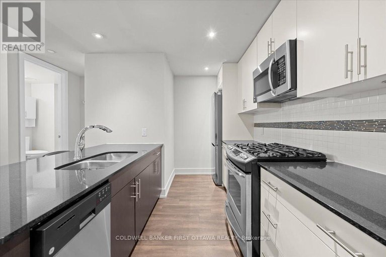 29690359/308-100-champagne-avenue/west-centre-town/ottawa/ontario/K1S4P4_5