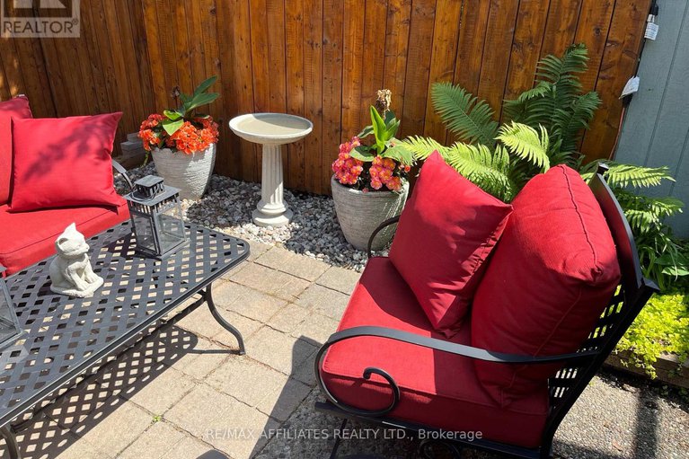 28968383/203-booth-street/west-centre-town/ottawa/ontario/K1R7V4_35