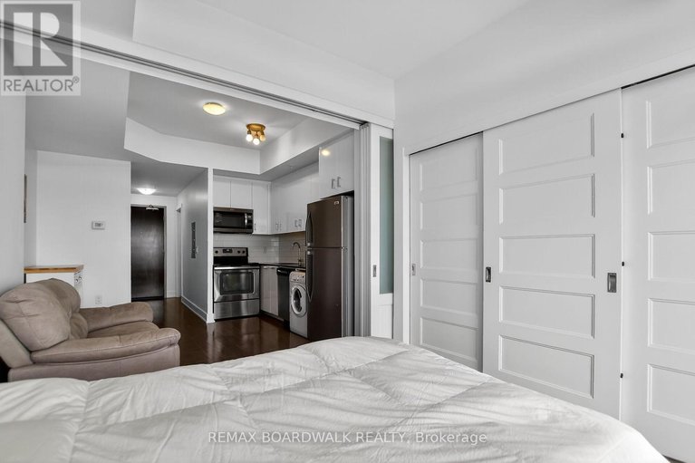 29379158/416-2785-baseline-road/redwood-park/ottawa/ontario/K2H0B7_17