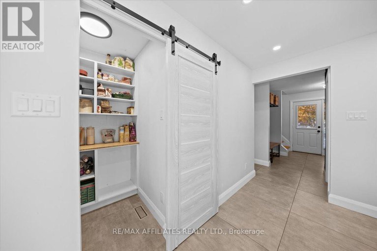 29099077/7-gagnon-court/beaverbrook/ottawa/ontario/K2K1A7_15