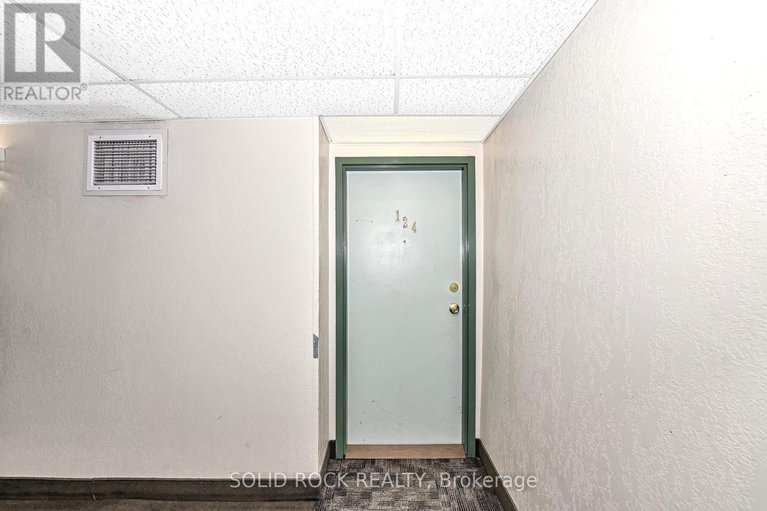 28589611/124-316-lorry-greenberg-drive/hunt-club-parkgreenboro/ottawa/ontario/K1T2P4_4
