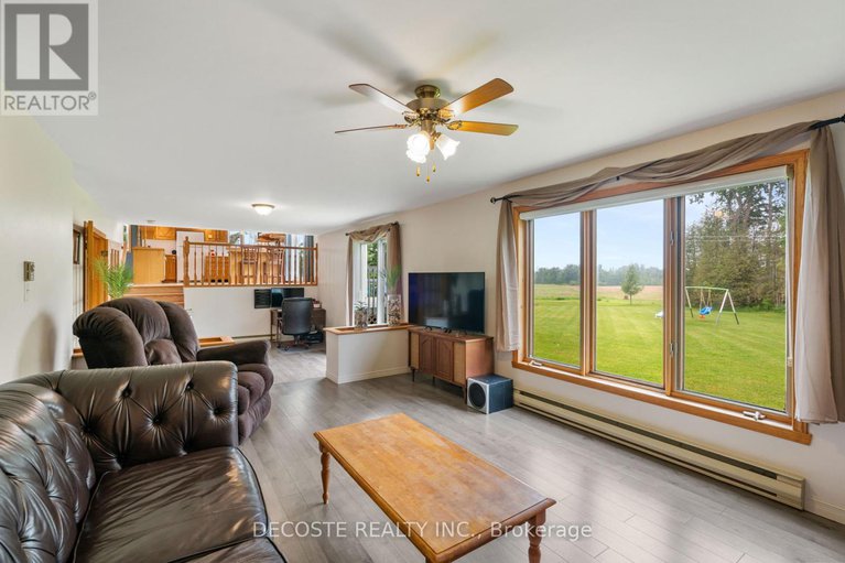 28437617/20351-pineview-crescent/south-glengarry-lancaster-twp/south-glengarry/ontario/K0C1A0_9