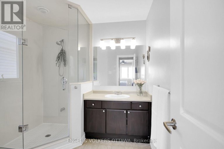 28666528/2784-grand-canal-street/half-moon-bay/ottawa/ontario/K2J0T2_21