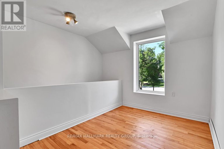 28631484/33-rockcliffe-way/lindenlea/ottawa/ontario/K1M1B3_18