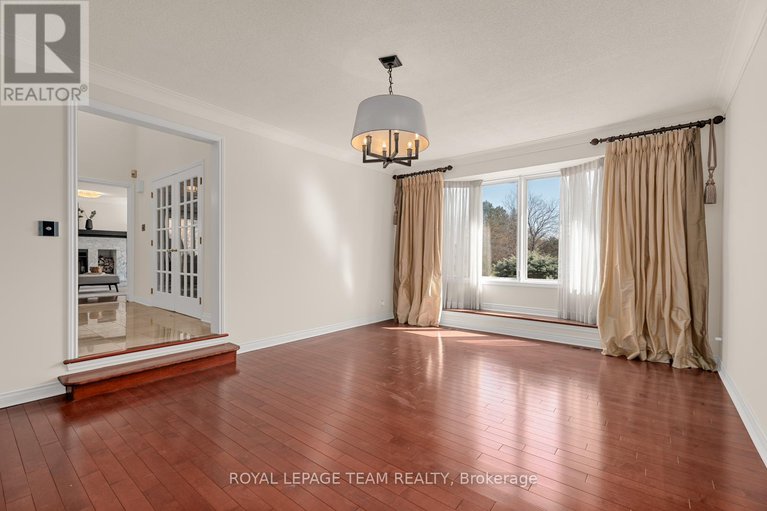 28700229/48-cedarhill-drive/cedar-hillorchard-estates/ottawa/ontario/K2R1C3_9