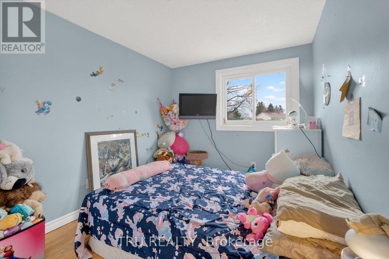 29689046/369-mockingbird-drive/chatelaine-village/ottawa/ontario/K1E2A6_18