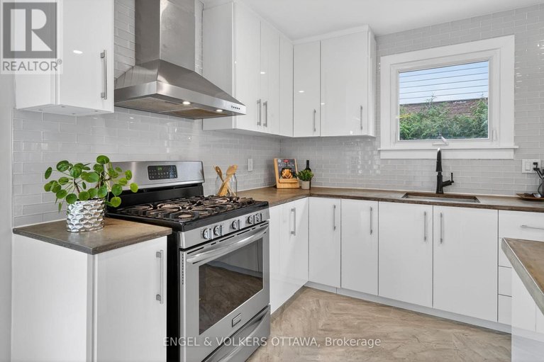 29642090/1358-viking-drive/south-keys/ottawa/ontario/K1V7J7_15