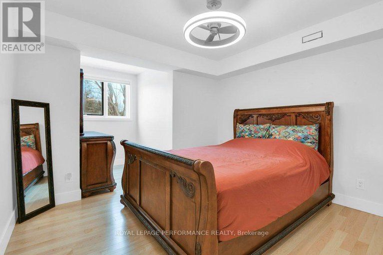 28347895/6099-james-bell-drive/manotick-south-to-roger-stevens/ottawa/ontario/K4M1B3_23