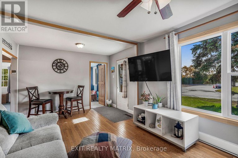 29015888/17-victoria-street-w/alexandria/north-glengarry/ontario/K0C1A0_8