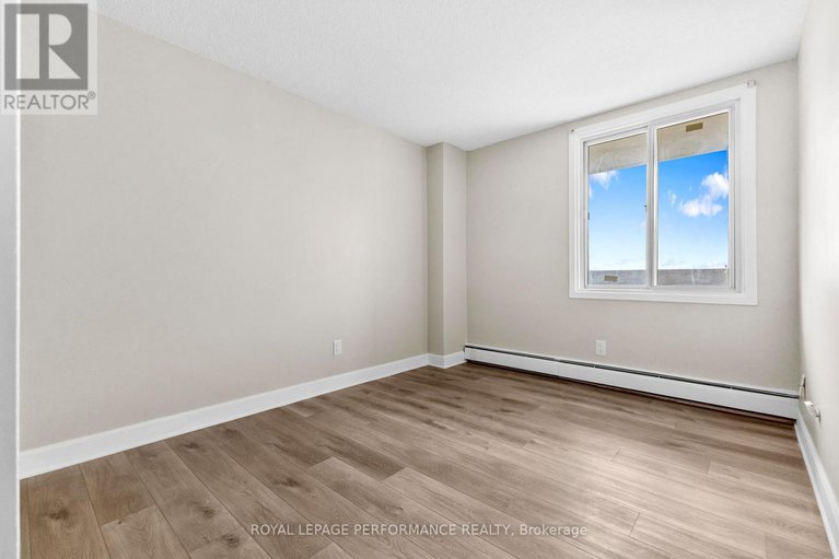 28607992/1003-1171-ambleside-drive/woodroffe/ottawa/ontario/K2B8E1_24