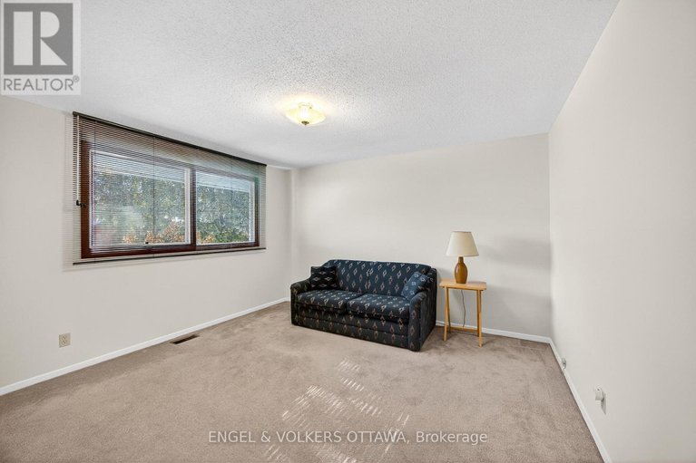 29323423/34-wallford-way/city-viewskylinefisher-heightsparkwood-hills/ottawa/ontario/K2E6B6_26