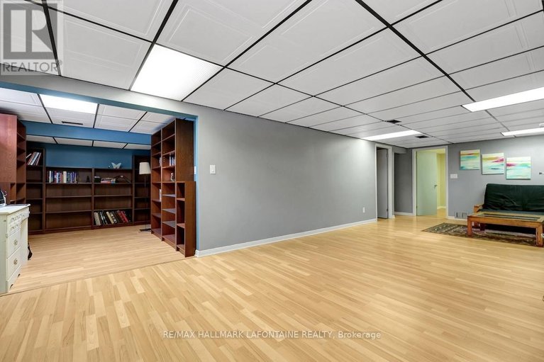 29444353/2443-ogilvie-road/beacon-hill-north/ottawa/ontario/K1J7N3_54