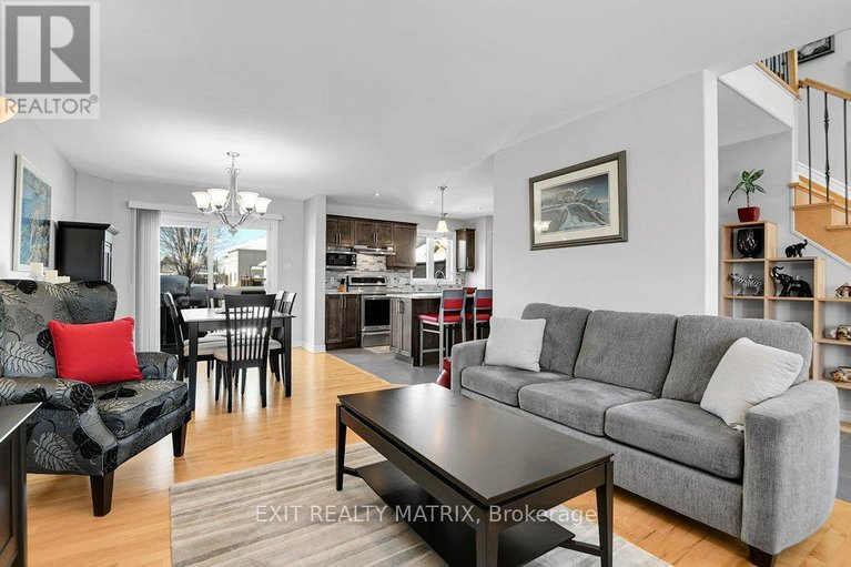 29484589/106-cobblestone-drive/village-of-russell/russell/ontario/K4R0B2_6