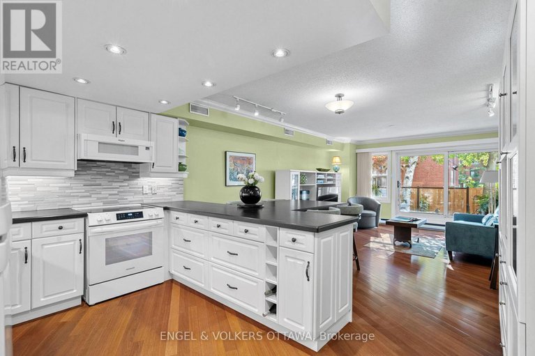 28953210/4-74-somerset-street-w/ottawa-centregolden-triangle/ottawa/ontario/K2P0H5_4