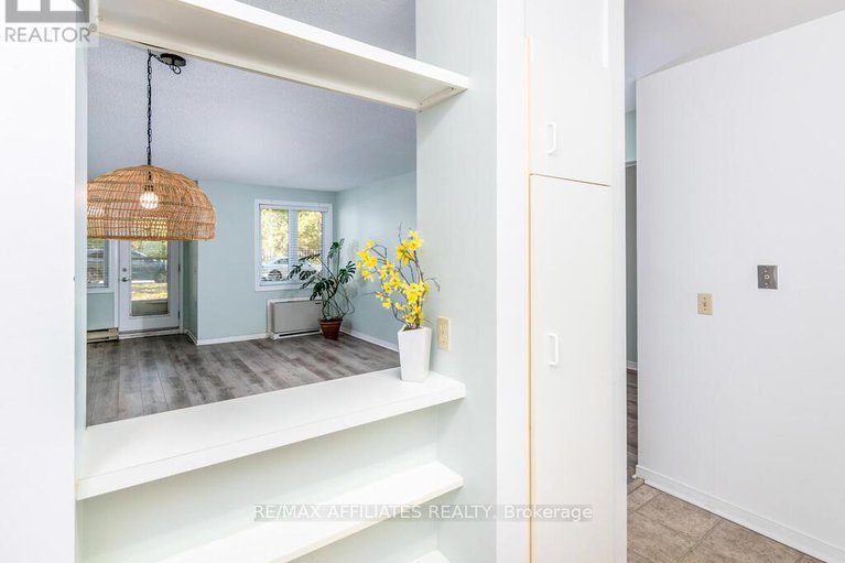 29059313/137-848-seyton-drive/westcliffe-estates/ottawa/ontario/K2H9G6_13