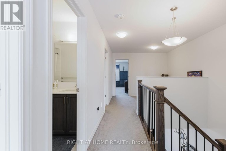 28523248/669-cordelette-circle-e/mer-bleuebradley-estatesanderson-park/ottawa/ontario/K1W0P2_24