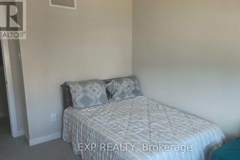 29635211/16-tenuto-lane/mer-bleuebradley-estatesanderson-park/ottawa/ontario/K1W0S4_12