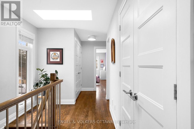 29270052/327-duncairn-avenue/westborohampton-park/ottawa/ontario/K1Z7H1_24